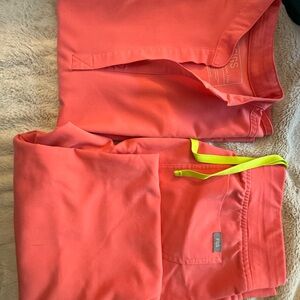 Figs Coral Scrub Set